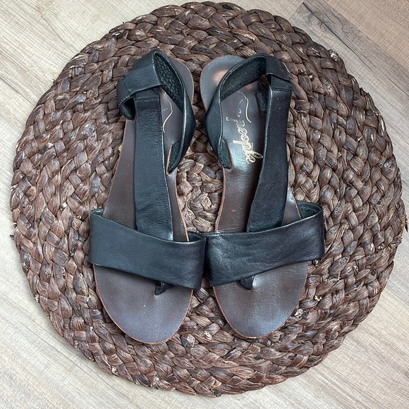 Free People Under Wraps Black Sandal - Picture 2 of 5